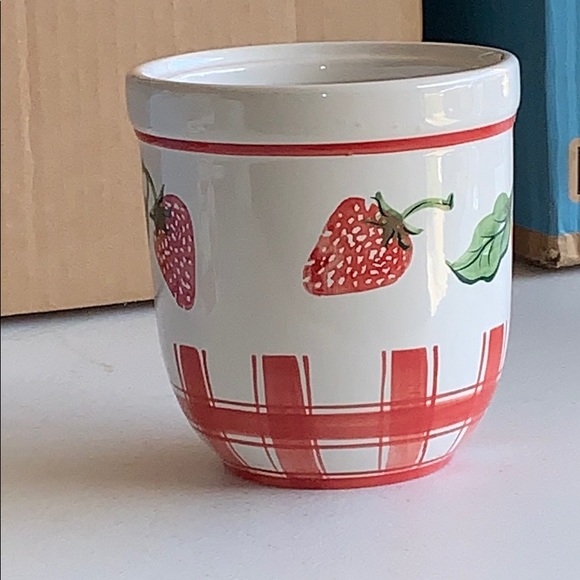 Strawberry Canister - Picture 10 of 10